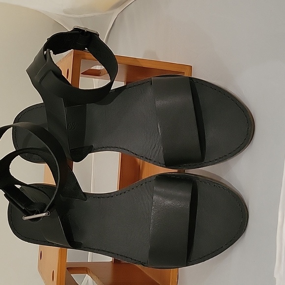 *LOWEST PRICE* Madewell Black Ankle Strap Sandals - Picture 4 of 7